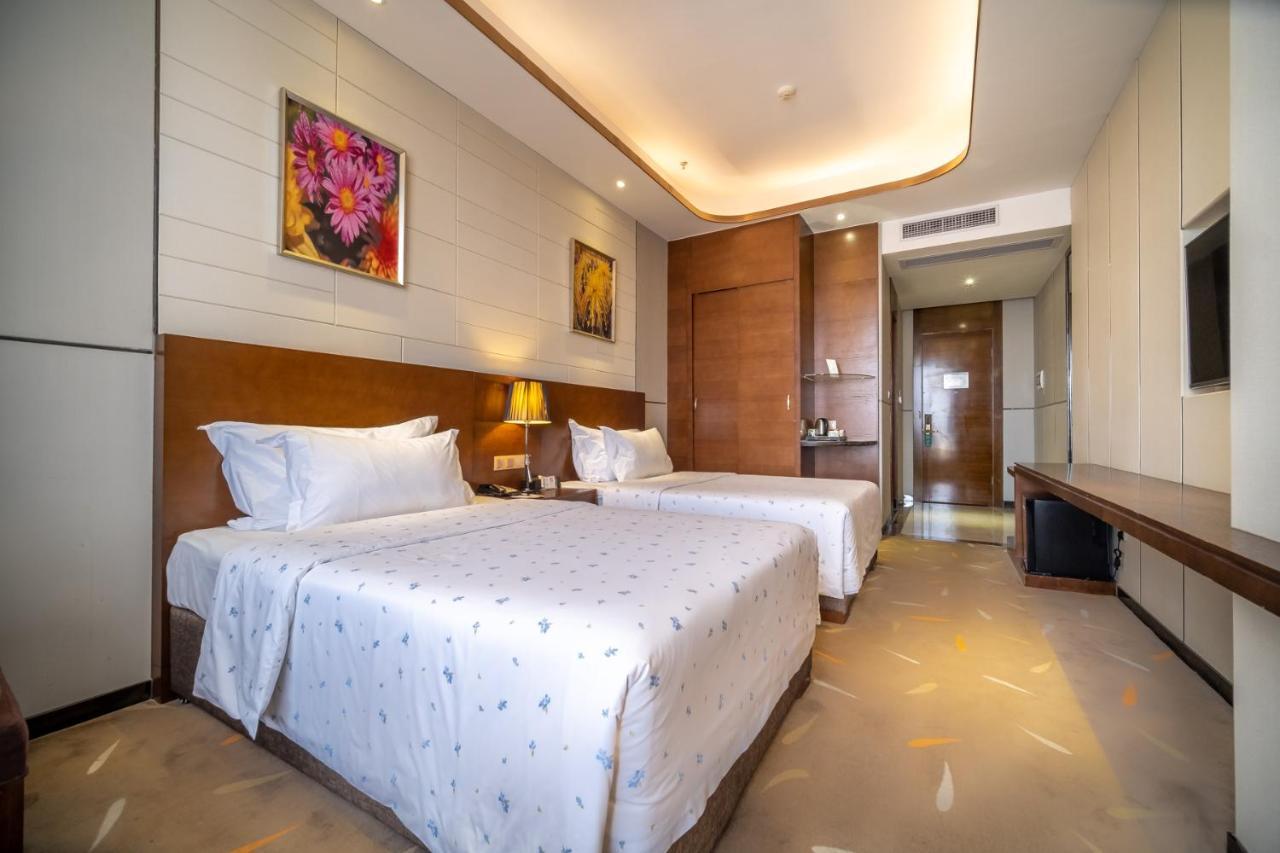 Relteem Hotel Zhongshan  Exterior photo