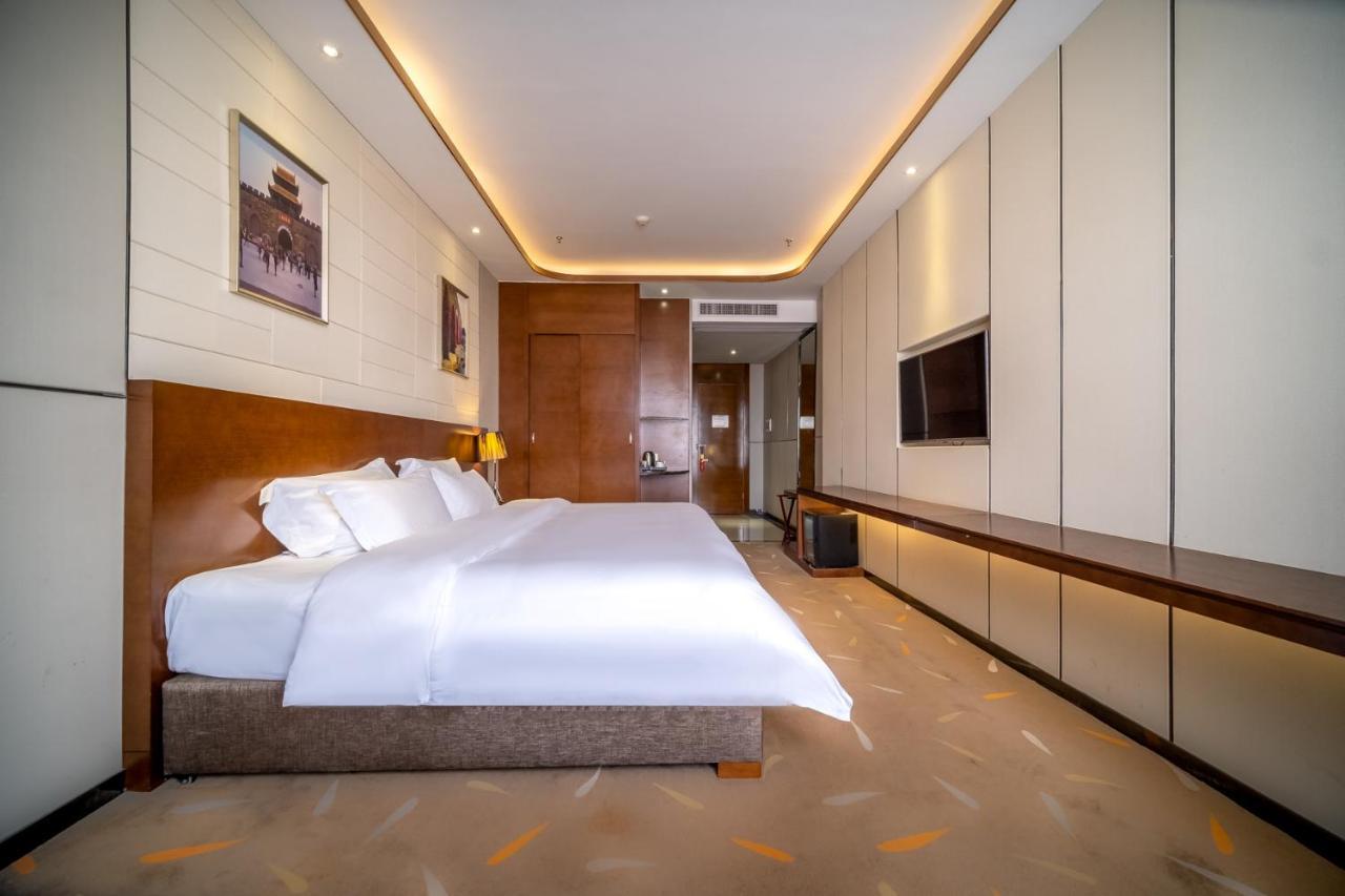 Relteem Hotel Zhongshan  Exterior photo