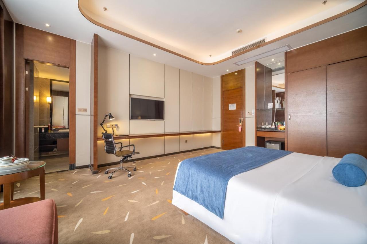 Relteem Hotel Zhongshan  Exterior photo