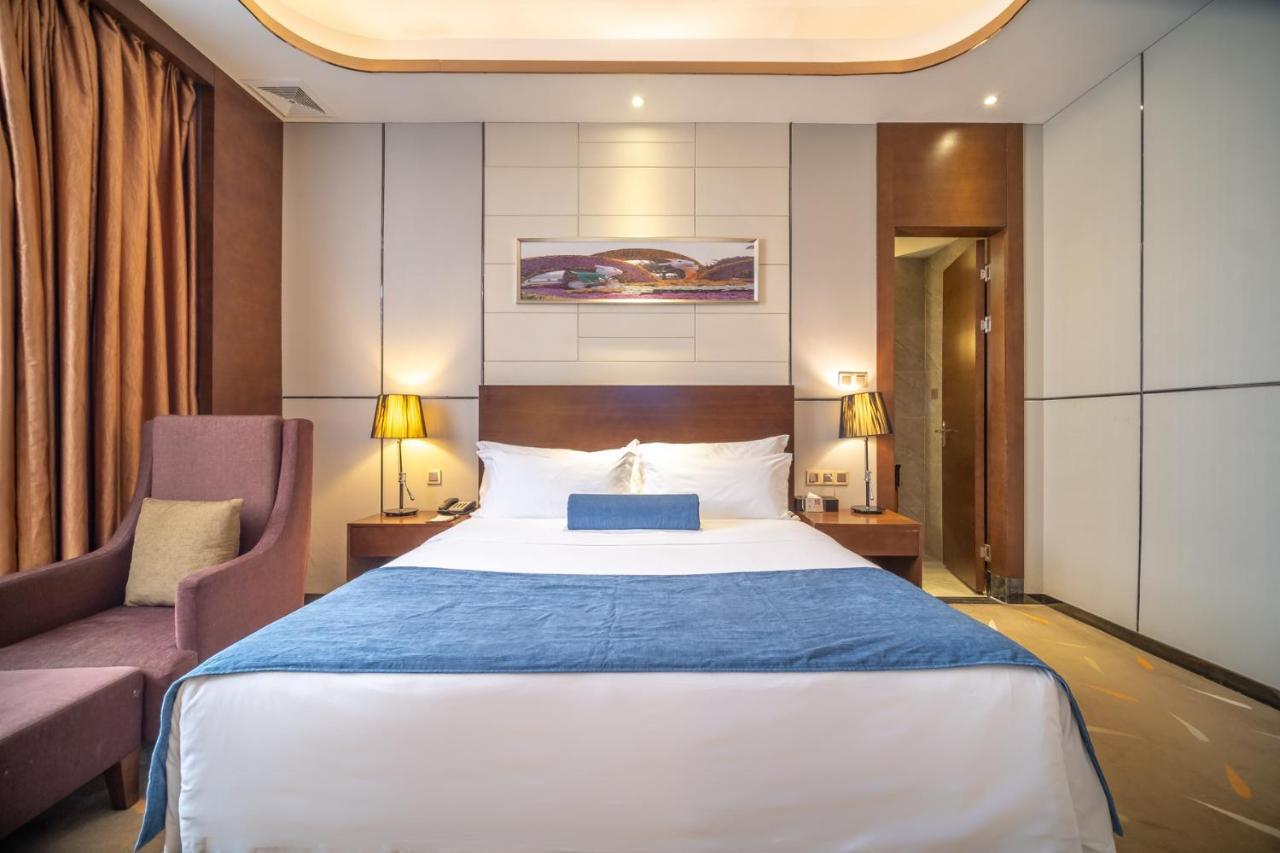 Relteem Hotel Zhongshan  Exterior photo