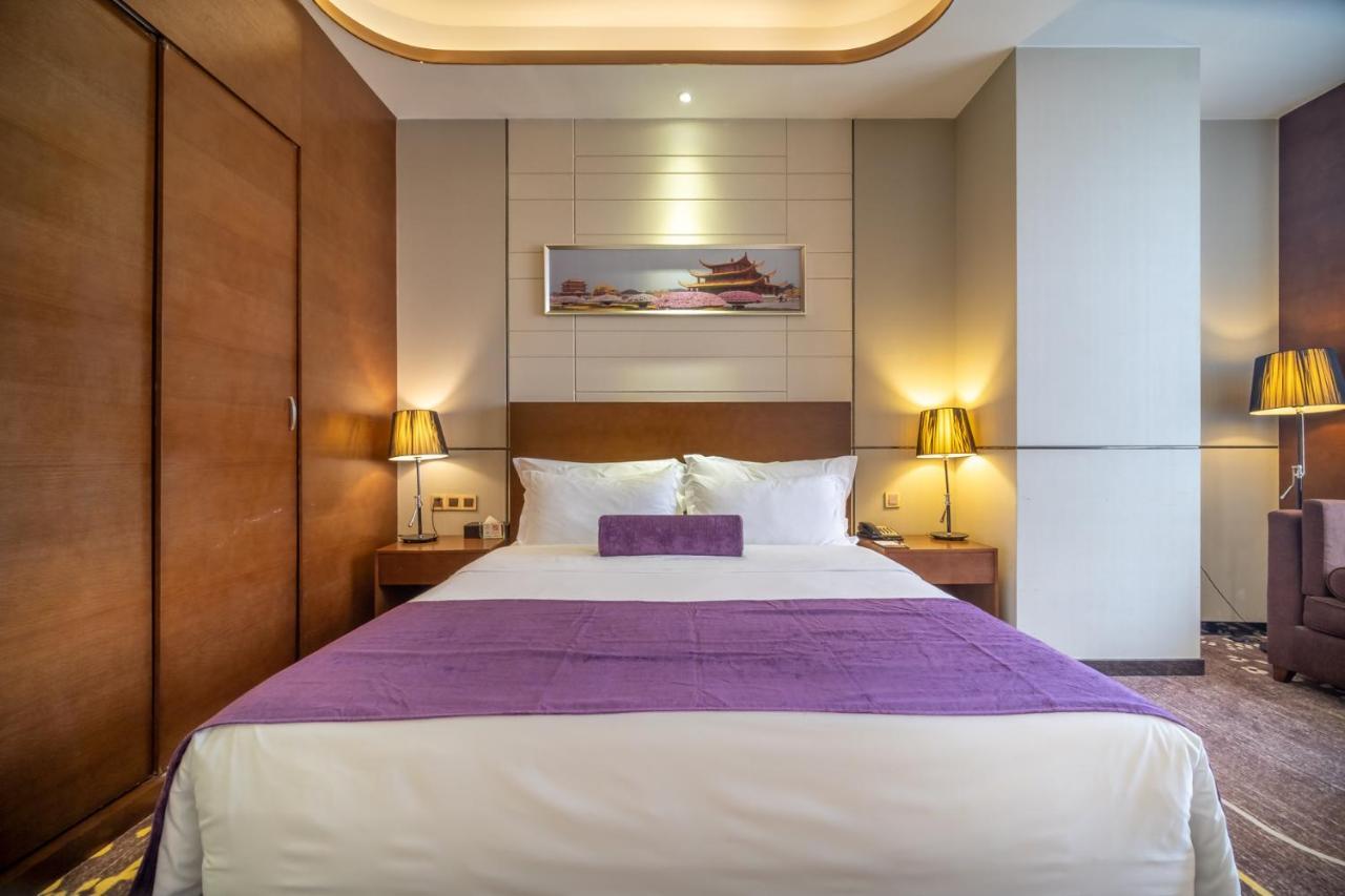 Relteem Hotel Zhongshan  Exterior photo